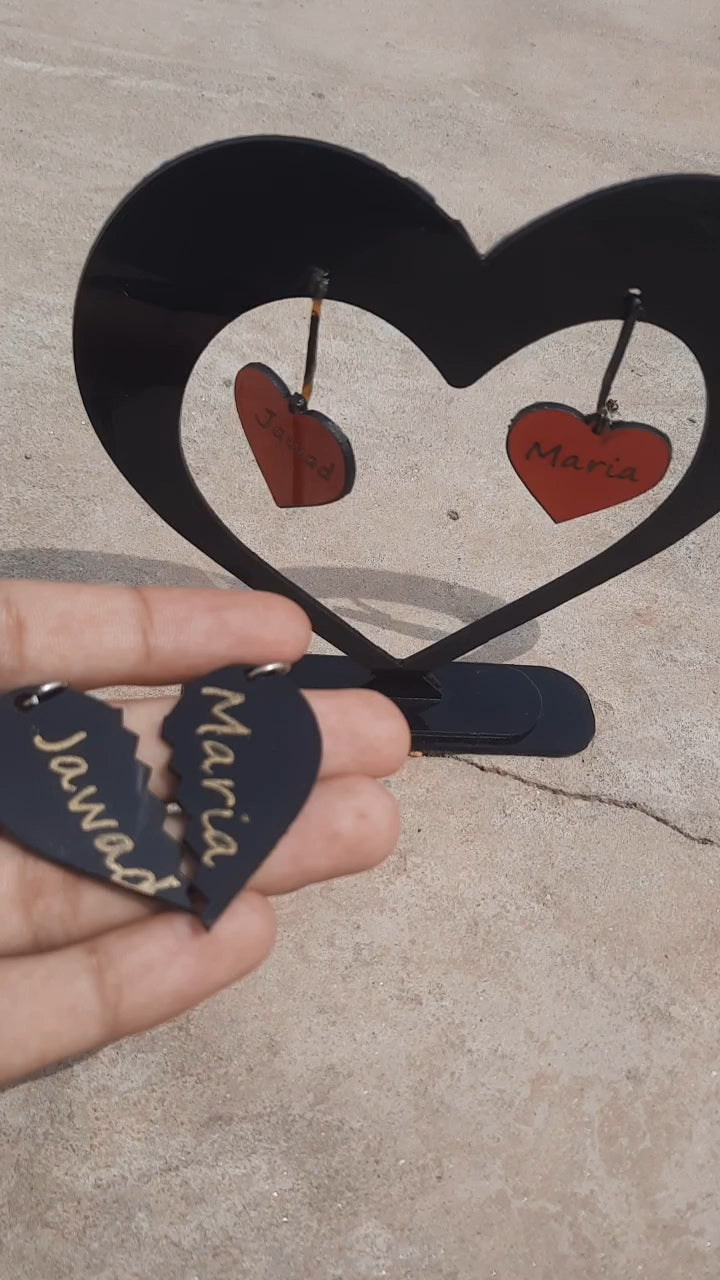 Customized Name Keychain And Love Heart Table Stand